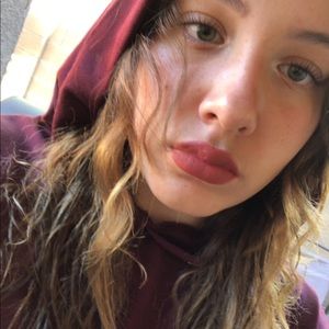 Meet your Posher, Mae